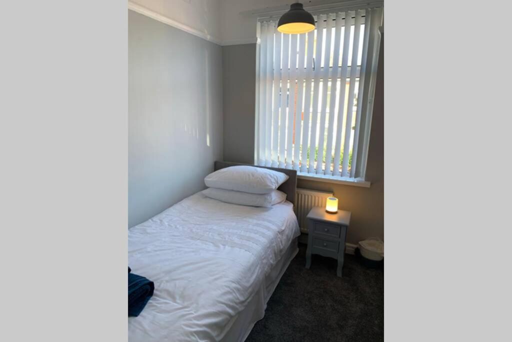 Modern Fully Refurbished 3 Bedroom Home Blackpool Esterno foto